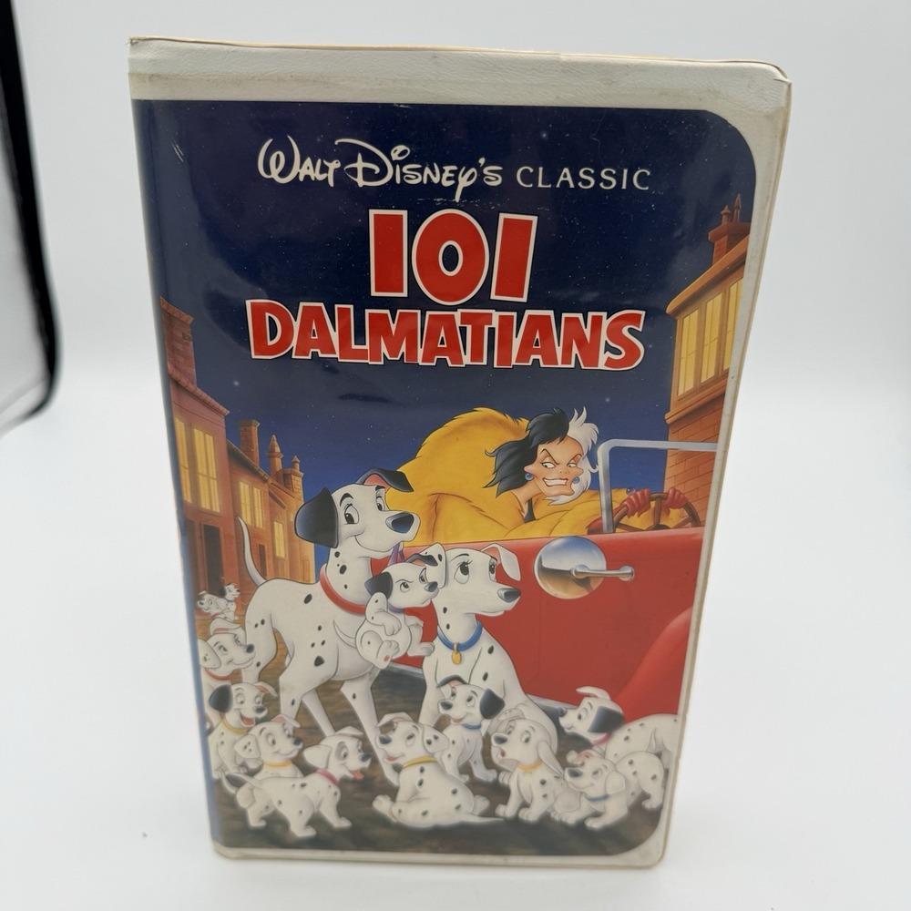 Disney 101 Dalmatians VHS Walt Disney's Classic Clamshell Movie ISBN 1558902635